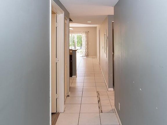 2nd image of 4563 Oak Terrace Drive