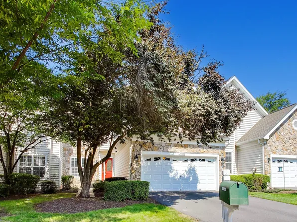 20090 Valhalla Sq, Ashburn, VA 20147
