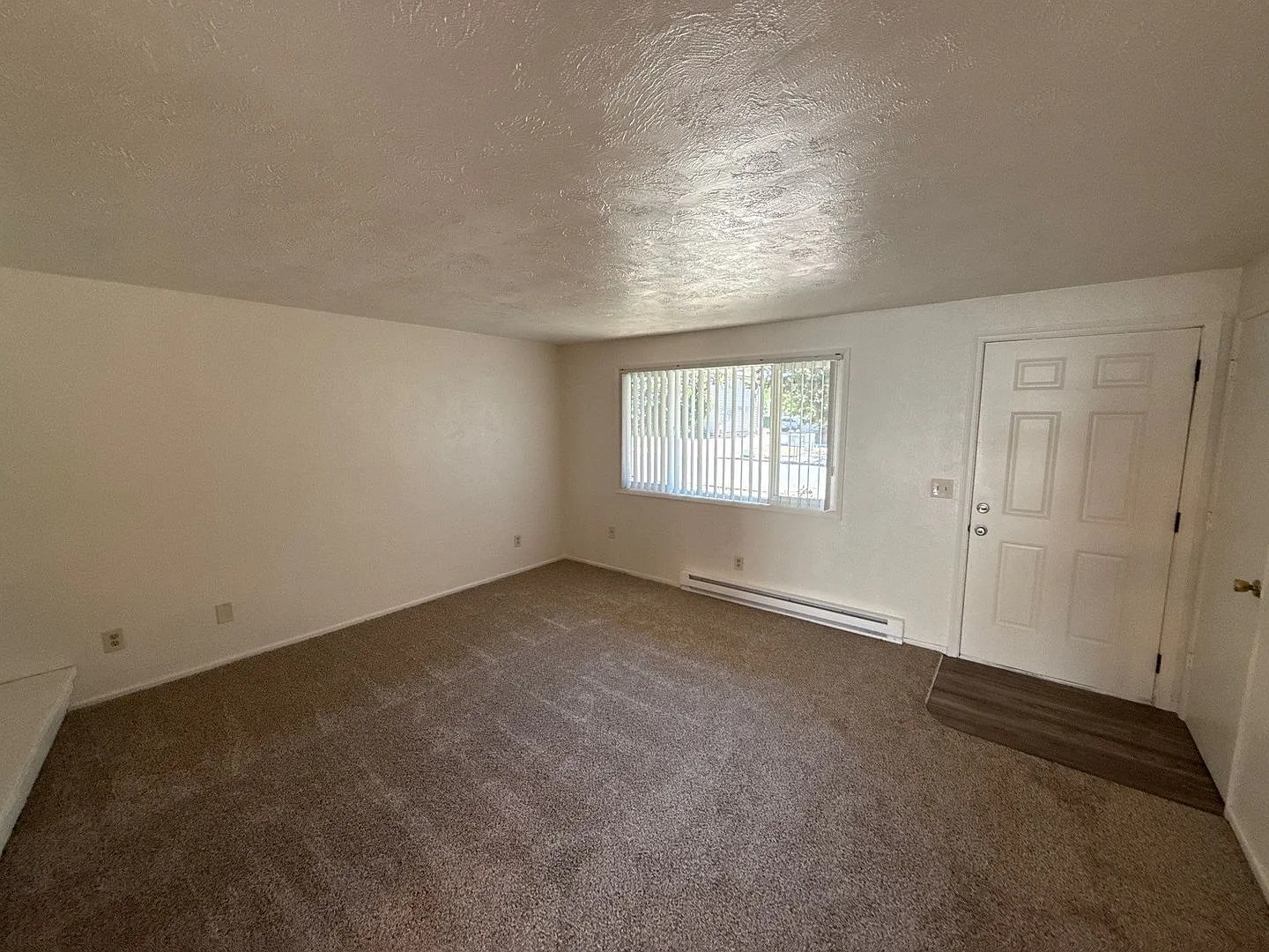 2 bed, 1.0 bath, 868 sqft, $1,195 — Photo 4