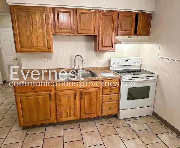 9717 Dennis Dr — Photo 2