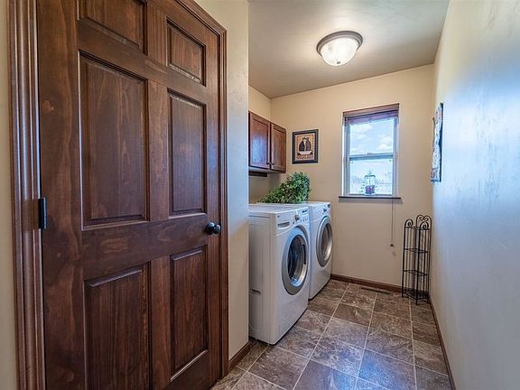 4th image of 113 Aspen Grove Ln