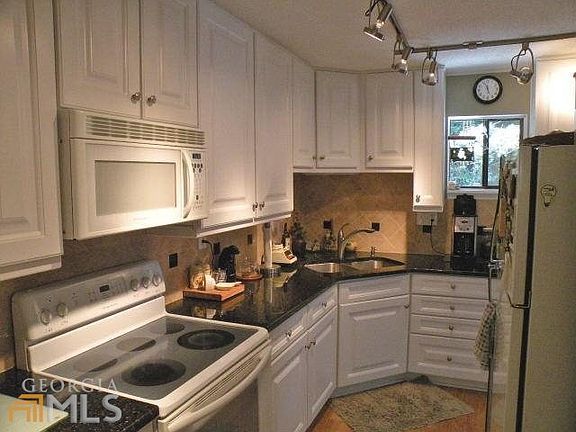 Completely Renovated Kitchen....