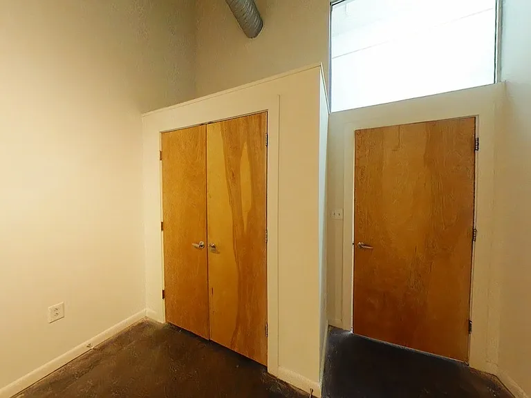 1011 W Marshall St #122 — Photo 9