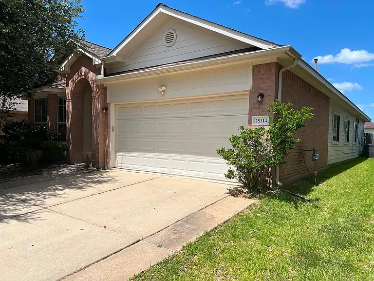25114 Diamond Ranch Dr — Photo 2