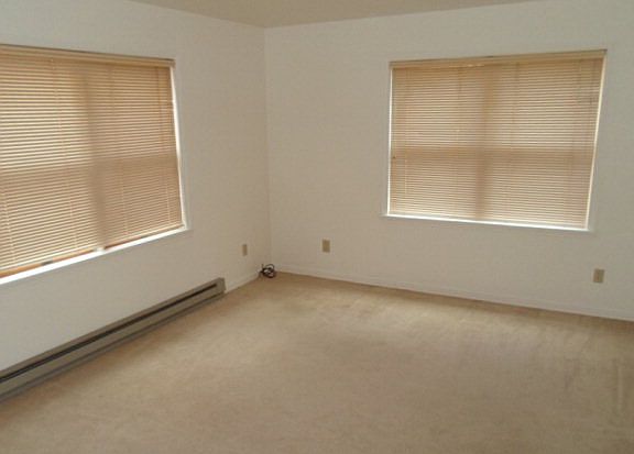 5th image of 163 Mountain Laurel Dr
