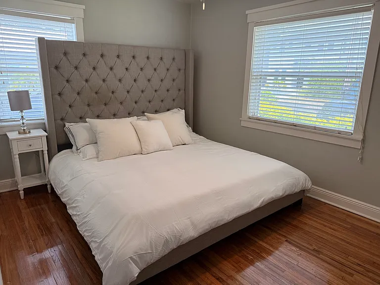 4202 W Palmira Ave — Photo 23
