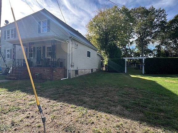 4th image of 15 Hiram St