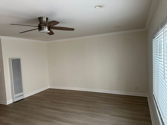 3rd image of 416 N Broadway