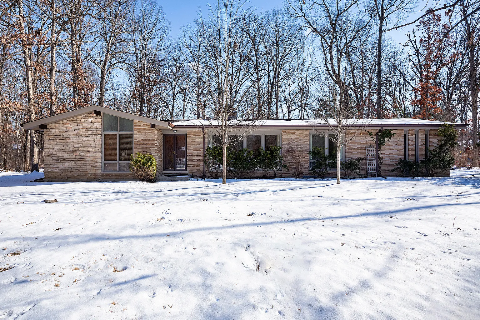 1363 Kenilwood Ct photo 1