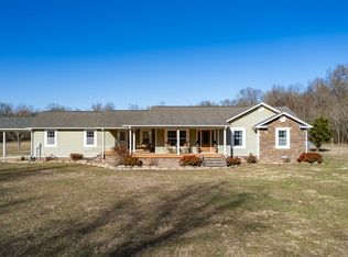 135 Davis Rd, Decherd, TN 37324