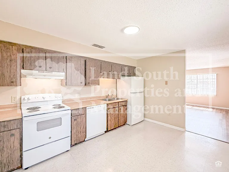 1703-B S King Ave #1701A-1707B — Photo 8