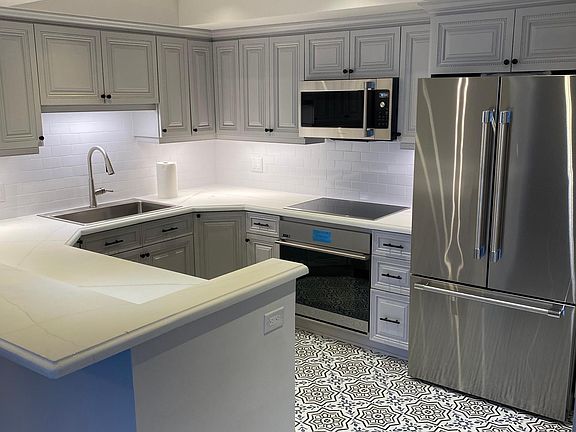 Full Open Kitchen with bar seating