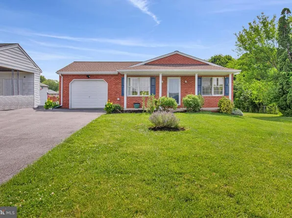12225 W Lawn Ln, Hagerstown, MD 21740