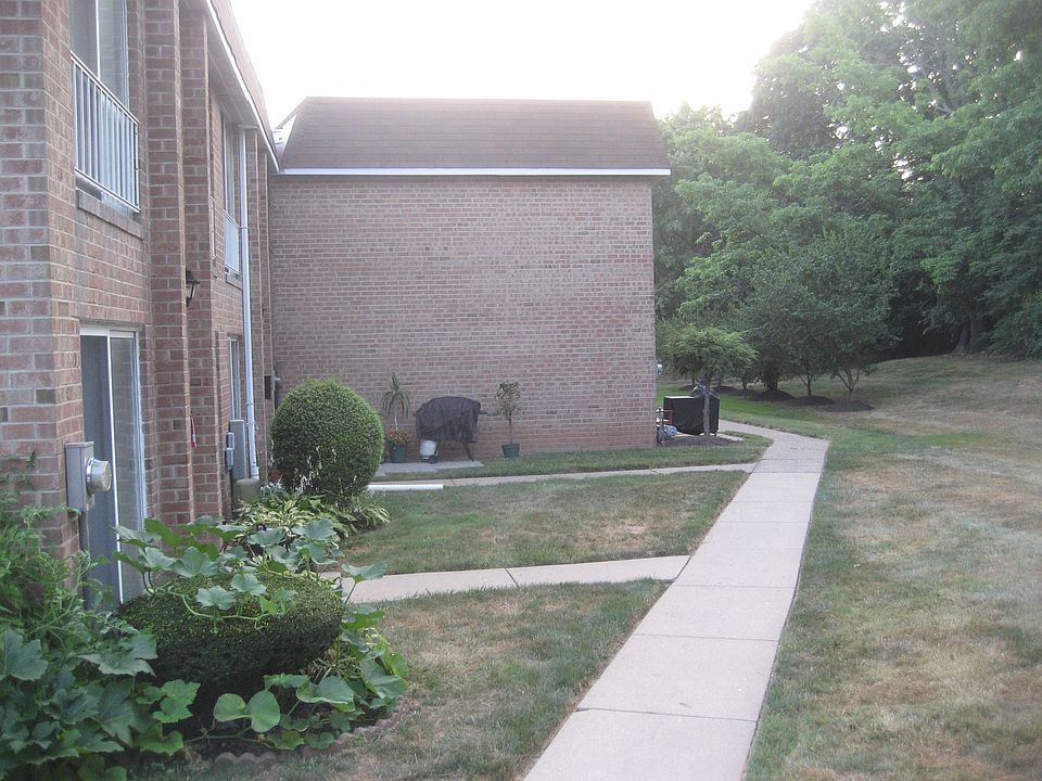 2nd image of 421 Brandywine Ct