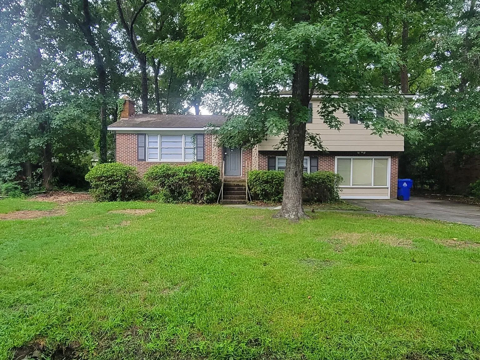 4 bed, 2.0 bath, 1848 sqft, $2,695 — Photo 2