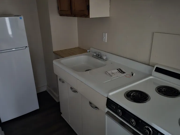 205 Kinsey St — Photo 2
