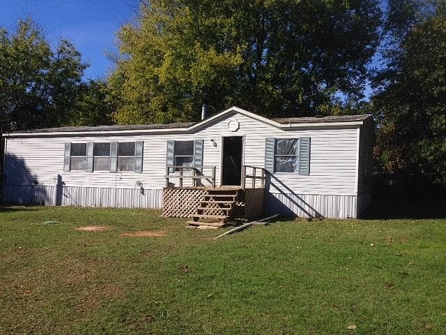 1st image of 631 Mulberry Ln
