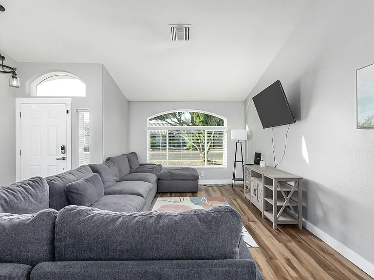 1543 E Park Ave — Photo 10