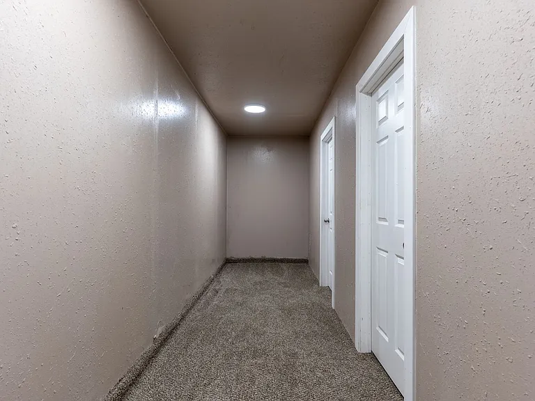 1421 Shalimar Dr — Photo 16