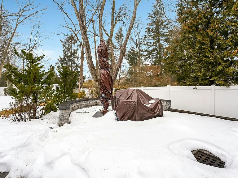 41 Fairview Ave — Photo 22
