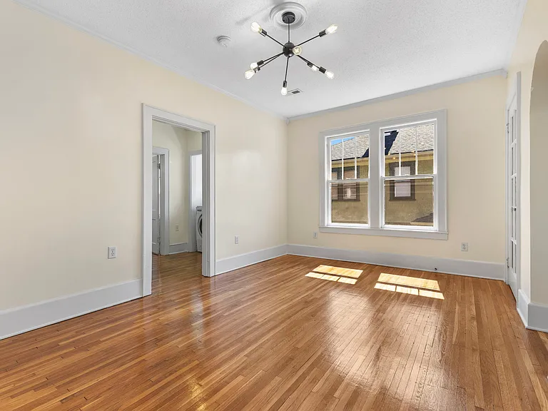 bedroom/ living room