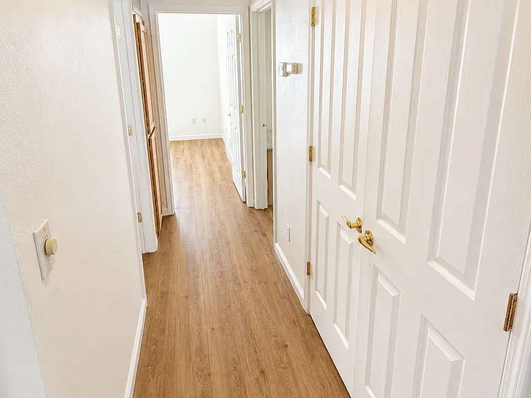 Hartford Square Apartments — Photo 16