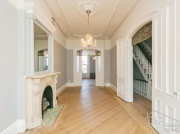 1347a Pacific Street image 1 of 15