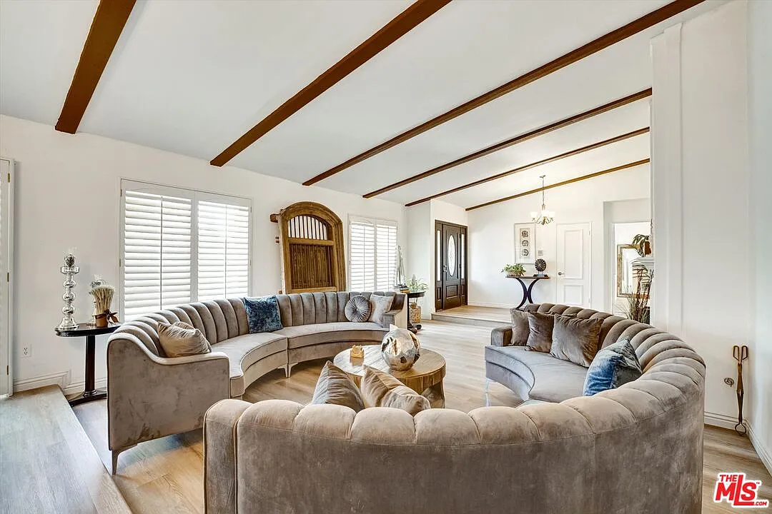5 bed, 3.0 bath, 2869 sqft, $5,999 — Photo 4