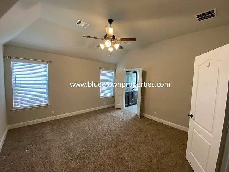 5211 Pentridge Dr — Photo 9