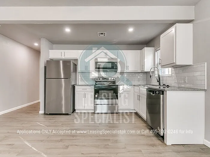 1115 NW 27th St — Photo 17