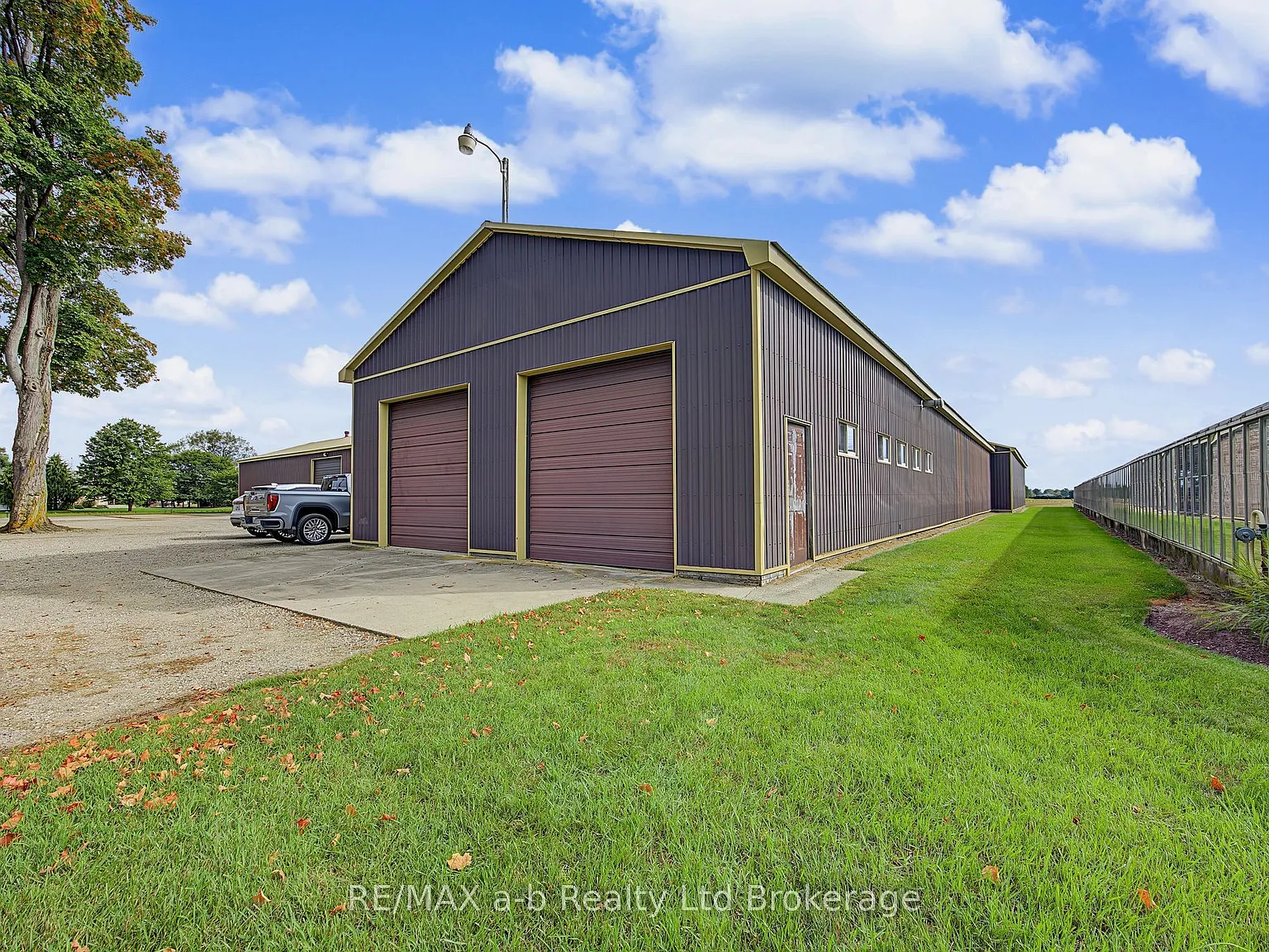3 bed, $3,000 — Photo 3