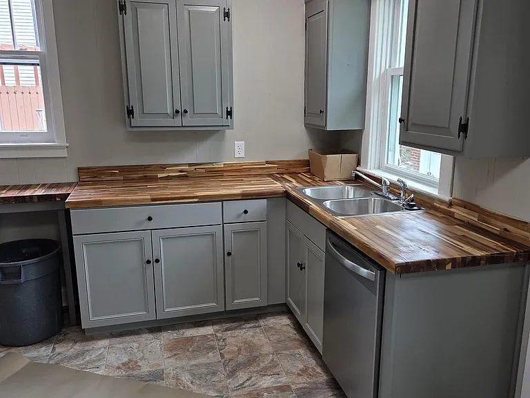 240 S Holliday St — Photo 14