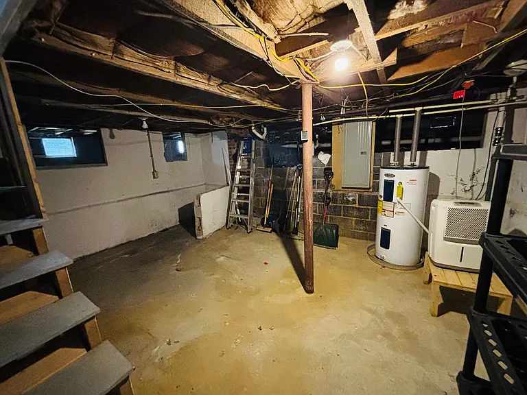 925 Forest St — Photo 15