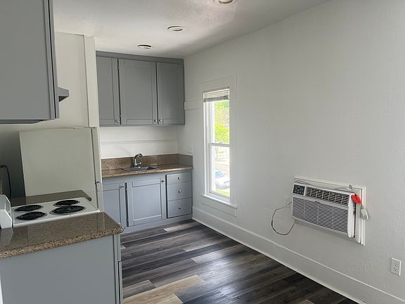 2nd image of 184 Elm St APT 2