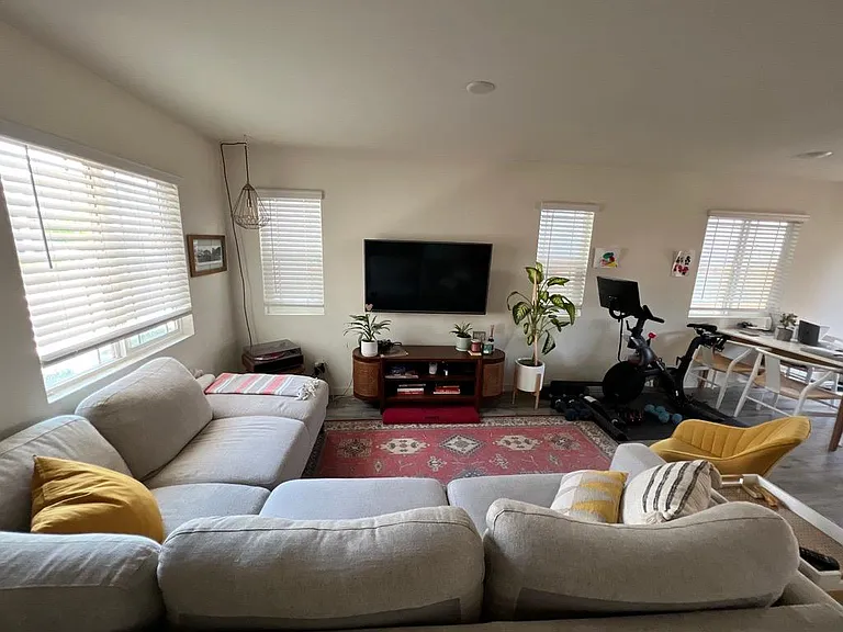 4373 Silver Cedar Ln — Photo 2