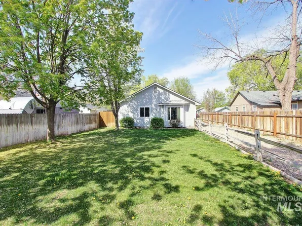 415 S Fern St, Nampa, ID 83686