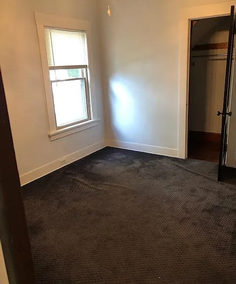 17433 Woodford Ave — Photo 12