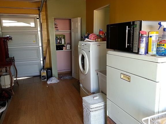 Laundery in Attached Garage