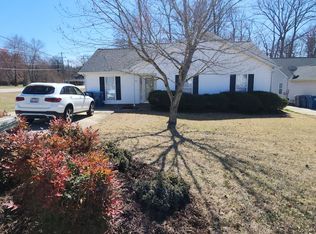 701 Ashcroft Rd, Greensboro, NC 27406