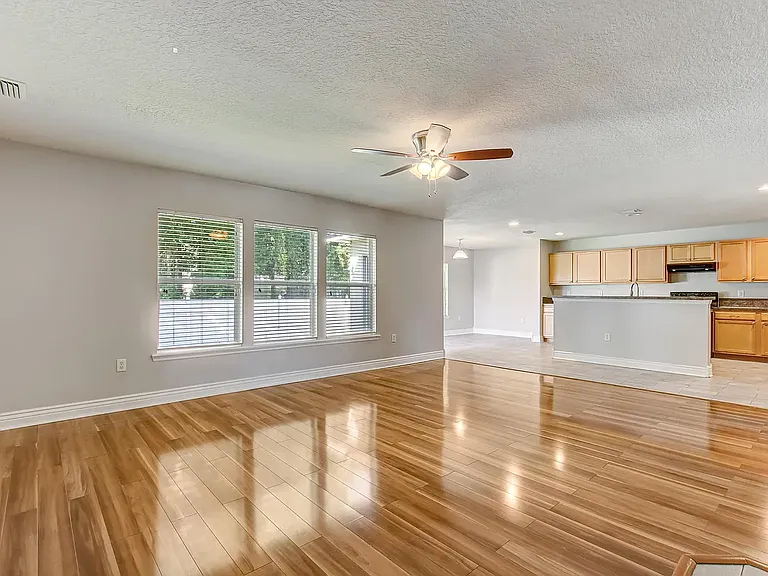 1412 Dunns Lake Dr — Photo 15