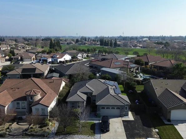 1110 Clearwater Creek Blvd, Manteca, CA 95336