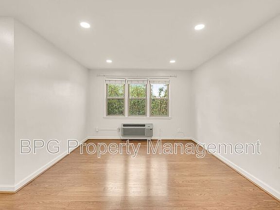 2nd image of 4635 20th Rd N APT 6