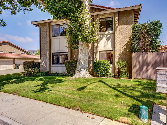 3rd image of 371 W Santa Barbara St