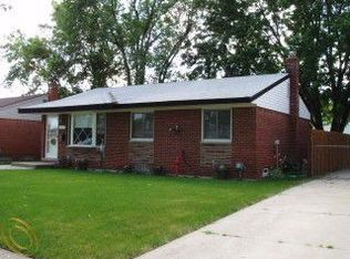 16057 Dugan St, Roseville, MI 48066