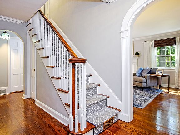 104 Kewanee Rd  (  005of 35).JPG