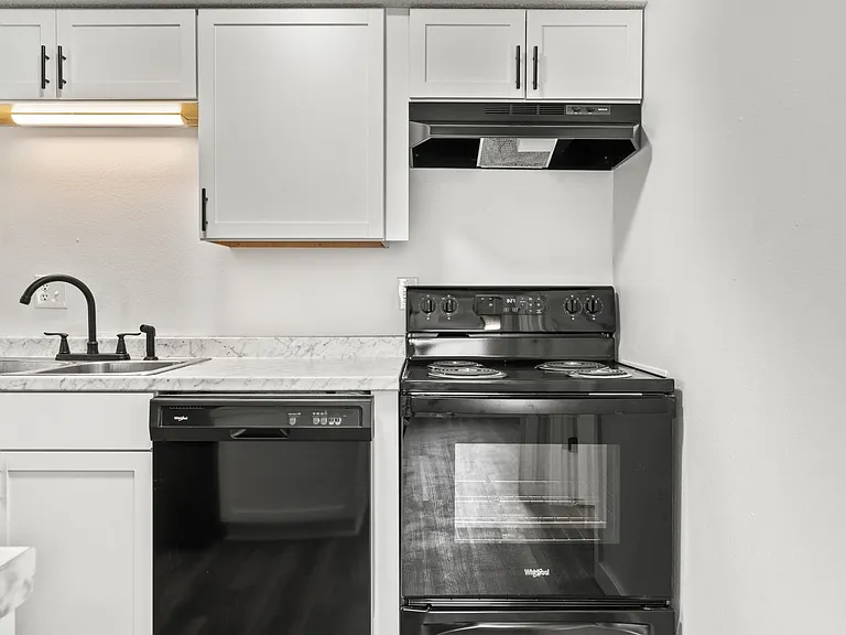Southcreek Apartments — Photo 28