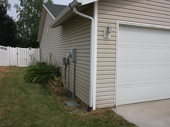 2nd image of 1900 NW Arcadia Dr