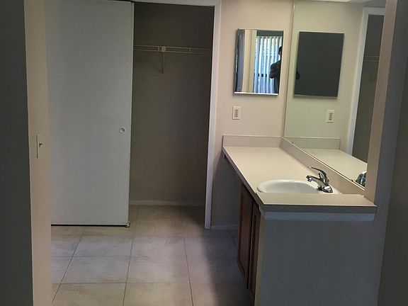 4th image of 7691 Sugar Bend Dr