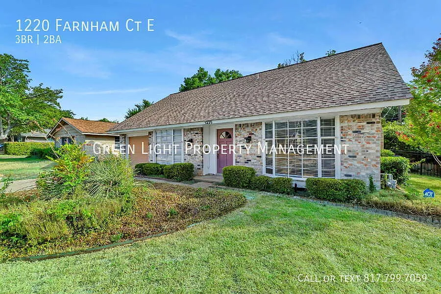 1220 Farnham Ct E