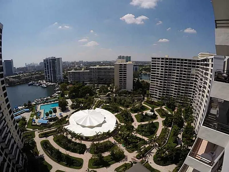 600 Islands Blvd #3 — Photo 5